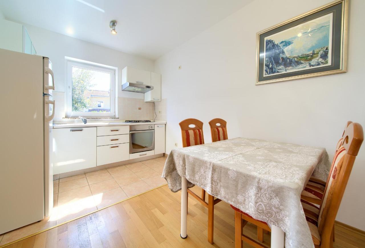 Happy Point Apartment Krk Town Luaran gambar