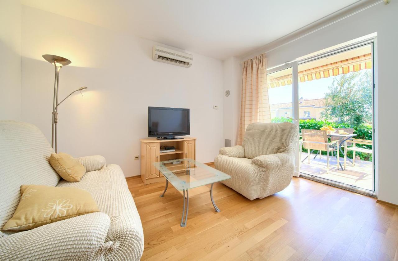 Happy Point Apartment Krk Town Luaran gambar