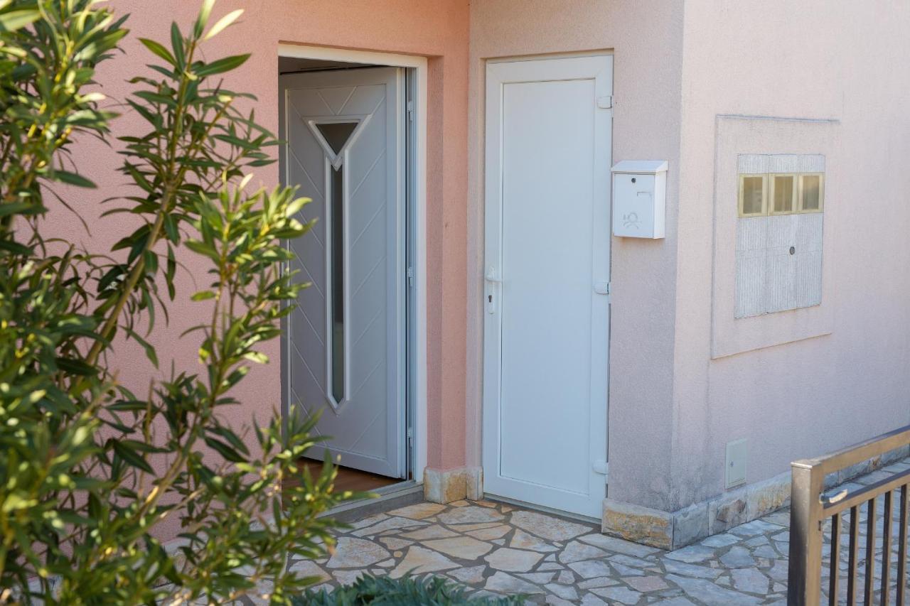 Happy Point Apartment Krk Town Luaran gambar